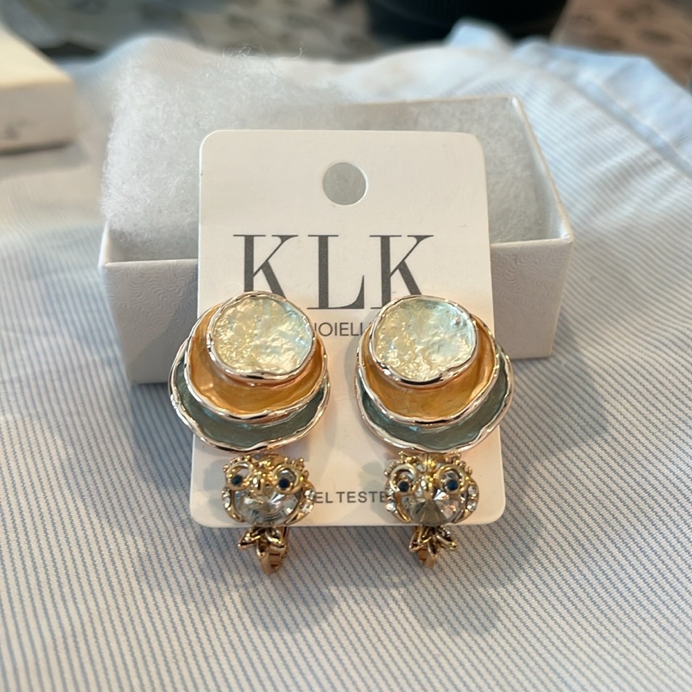 Two new pairs of clip on earrings! Adorable Owls from Japan + Pearl tri-tone